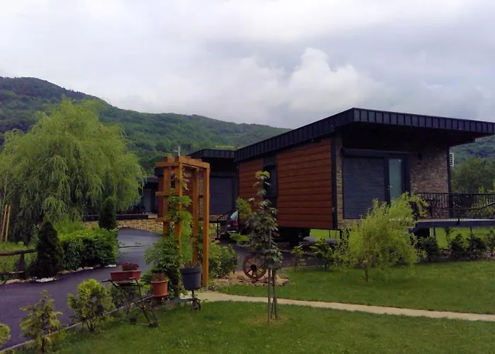 Lodge Bungalovi Kljuc *